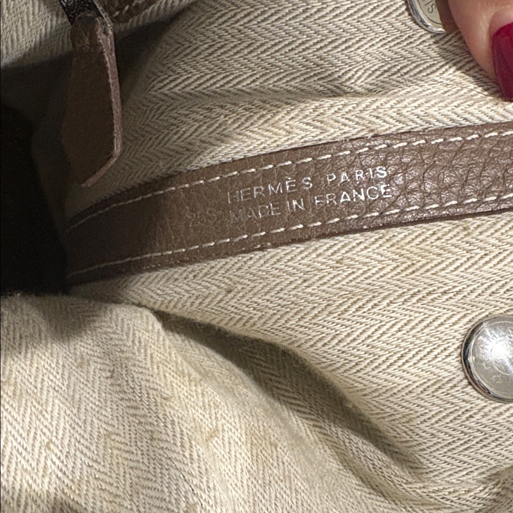 Hermes Elegant Brown Leather Tote Bag - Picture 8 of 9